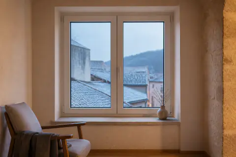 Low-emissivity glazing